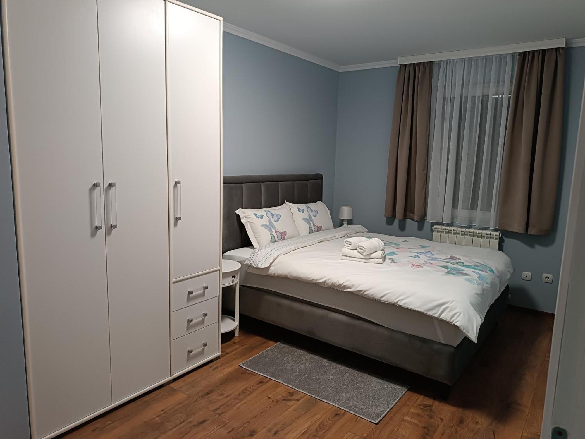 Apartment Jela *